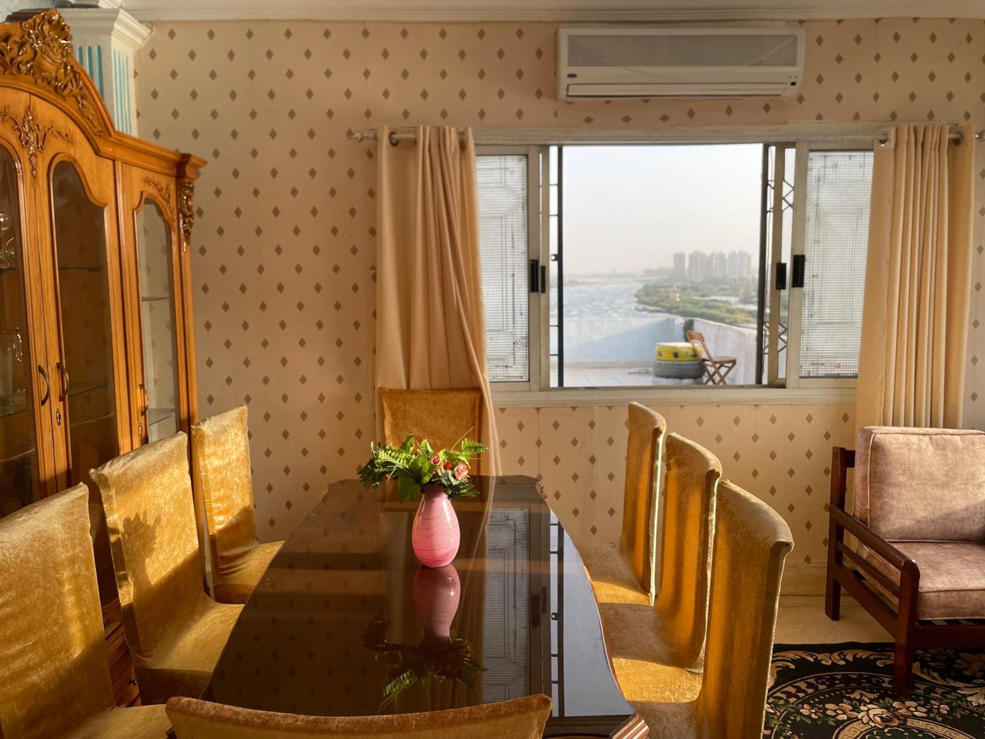 Nile And Island Apartman